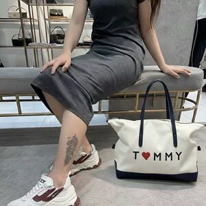 NWT Tommy Hilfiger "T♥MMY" Canvas Zipper Tote Bag